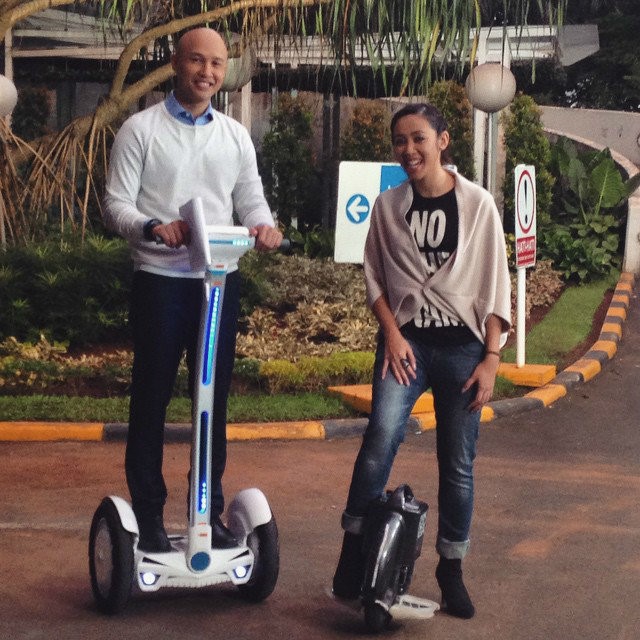 Airwheel Intelligent Self-Balancing Scooter are becoming highly popular