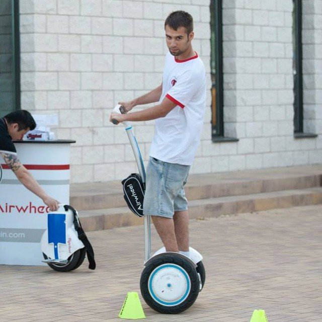 Airwheel S3 Balancing Scooter Presents a New Green and 