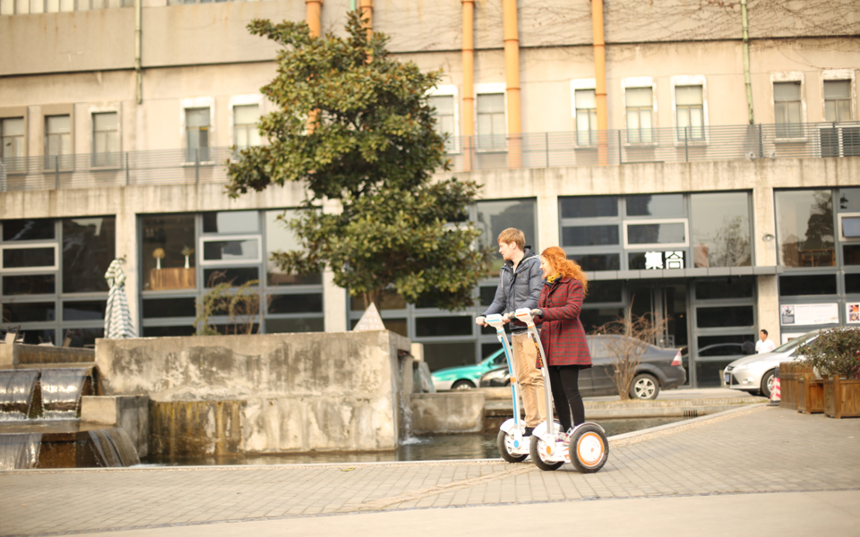 http://it.airwheel.net/images/UpliadImg/Airwheel_20141230103415964.jpg