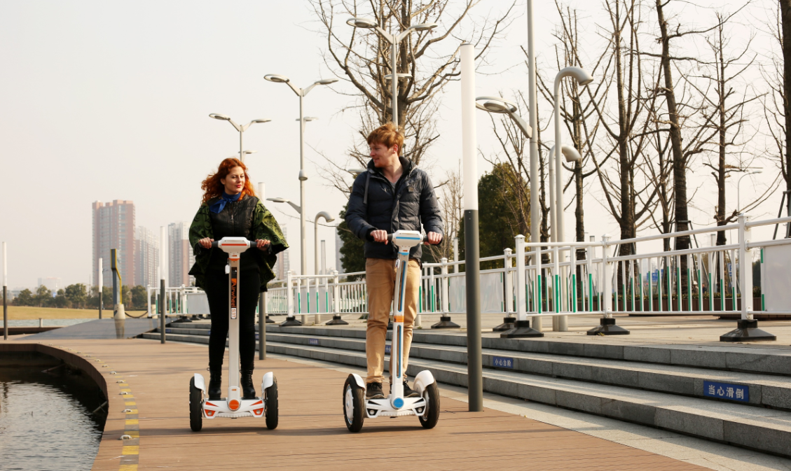 Airwheel Two-wheeled Intelligent Self-balancing Scooter is Leading the Market for Premium quality