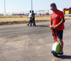 Por lo tanto, scooter eléctrico no es sólo un transporte puro, sino también un aparato importante para la vida y la sociedad.