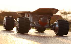 حد وزن 100 كجم، على الرغم من أنه يبدو أن لعبة. حتى لأولئك المستخدمين ممتلئ الجسم قليلاً، هناك لا داعي للقلق حول قدرة التحميل.