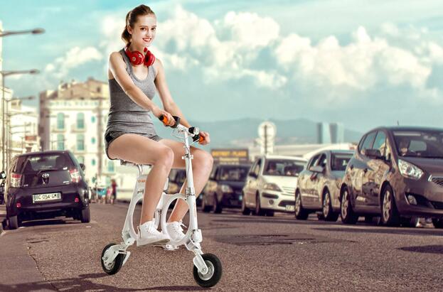 È un nuovo prodotto di airwheel sulla strada — a E3 batteria biciclette.