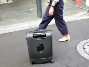 Airwheel SR5 smart luggage